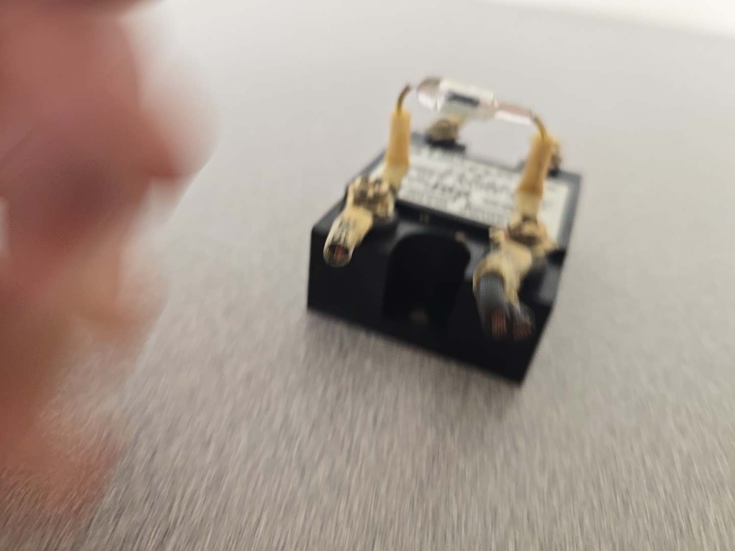 IR Crydom D2W-210AF Solid State Relay, 240VAC Input 3-24 VDC Output 10 AMP
