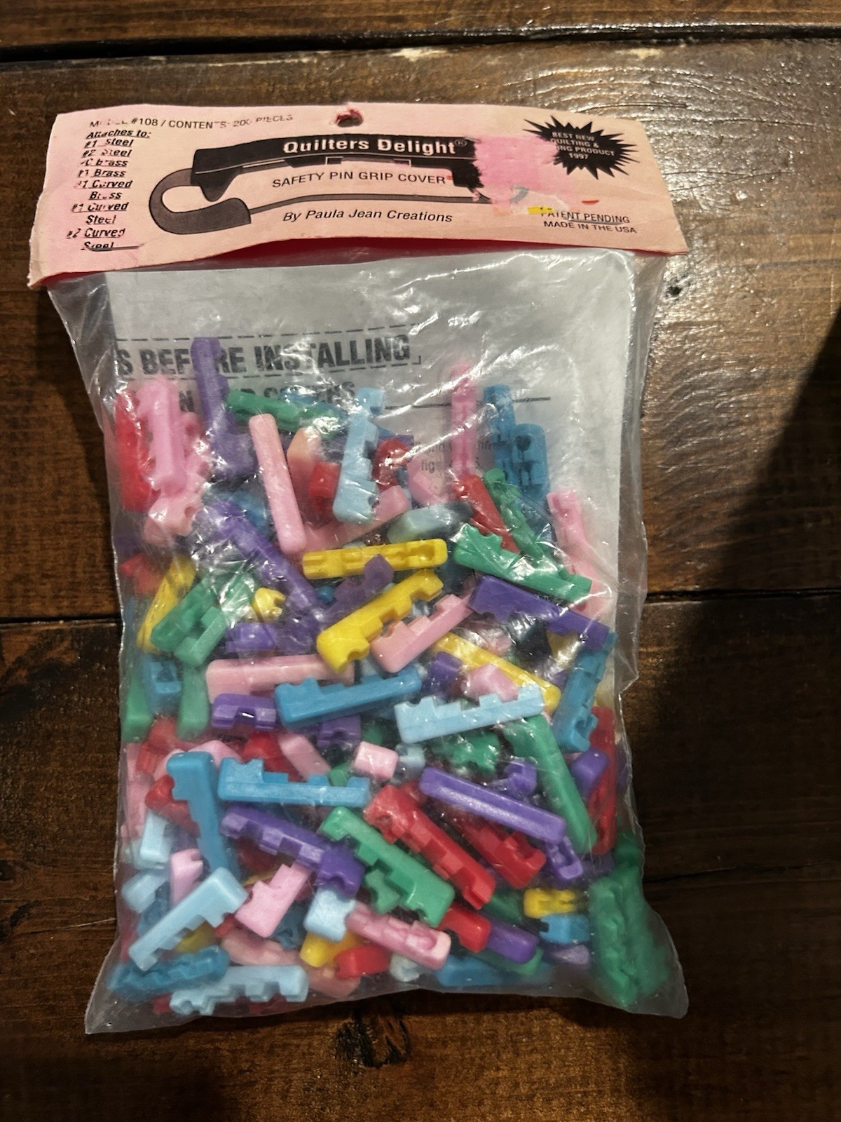 Quilters Delight Safety Pin Grip Covers 200 Pieces Model #108