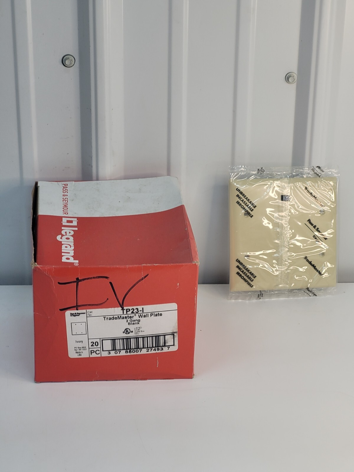 TP23-I Ivory Pass & Seymour 2 Gang Thermoplastic Blank Wall Plate Box 13 NEWd9