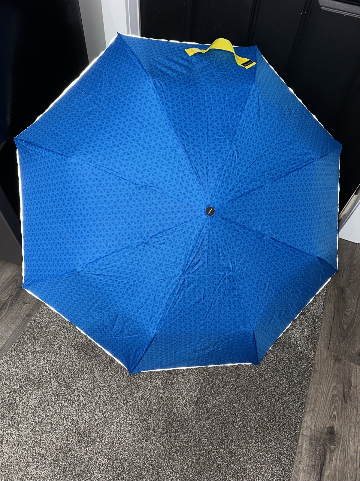 ShedRain Active Sport Compact Umbrella 47” Canopy, Blue