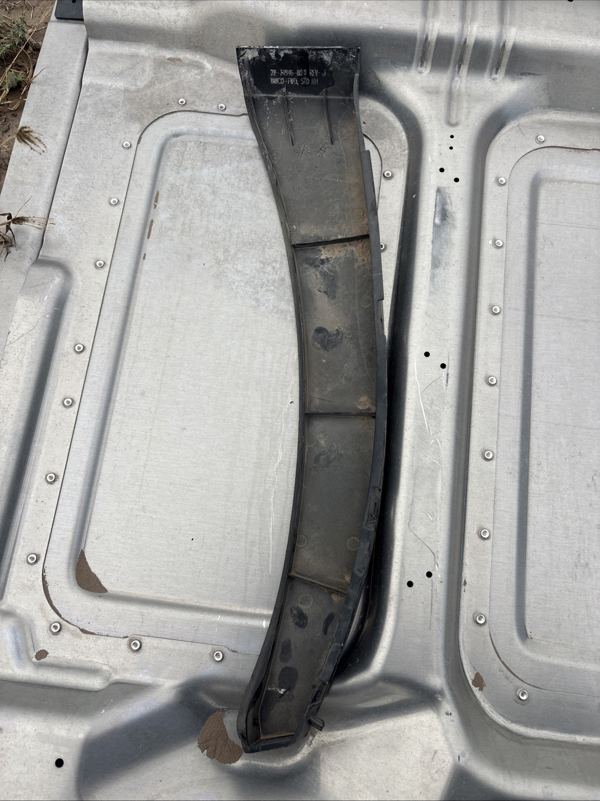 Freightliner 22-74946-005 Fairing Wheel Well Forward Right Hand