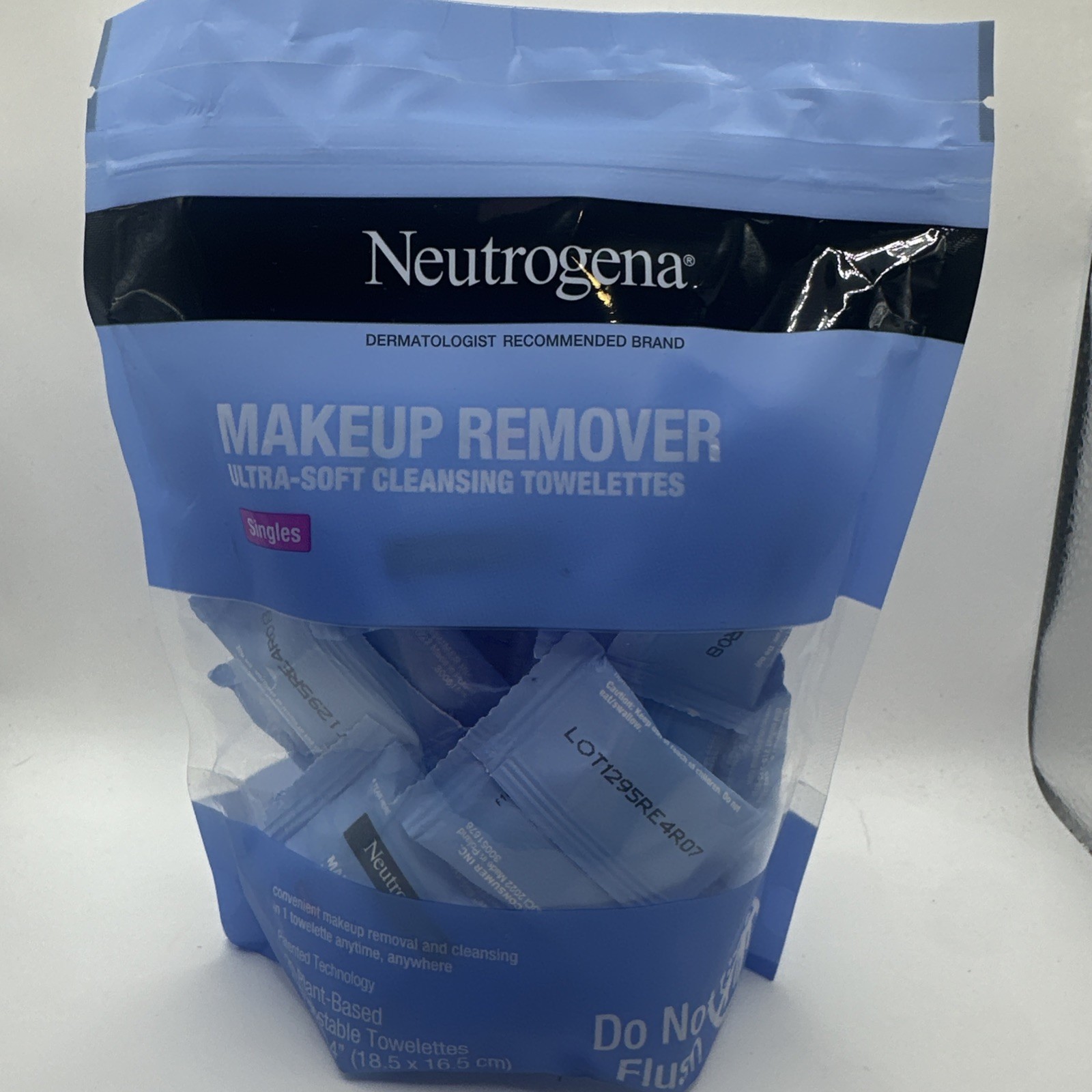 Makeup Remover Wipes Individually Wrapped Daily Face Wipes for Waterproof Mak...