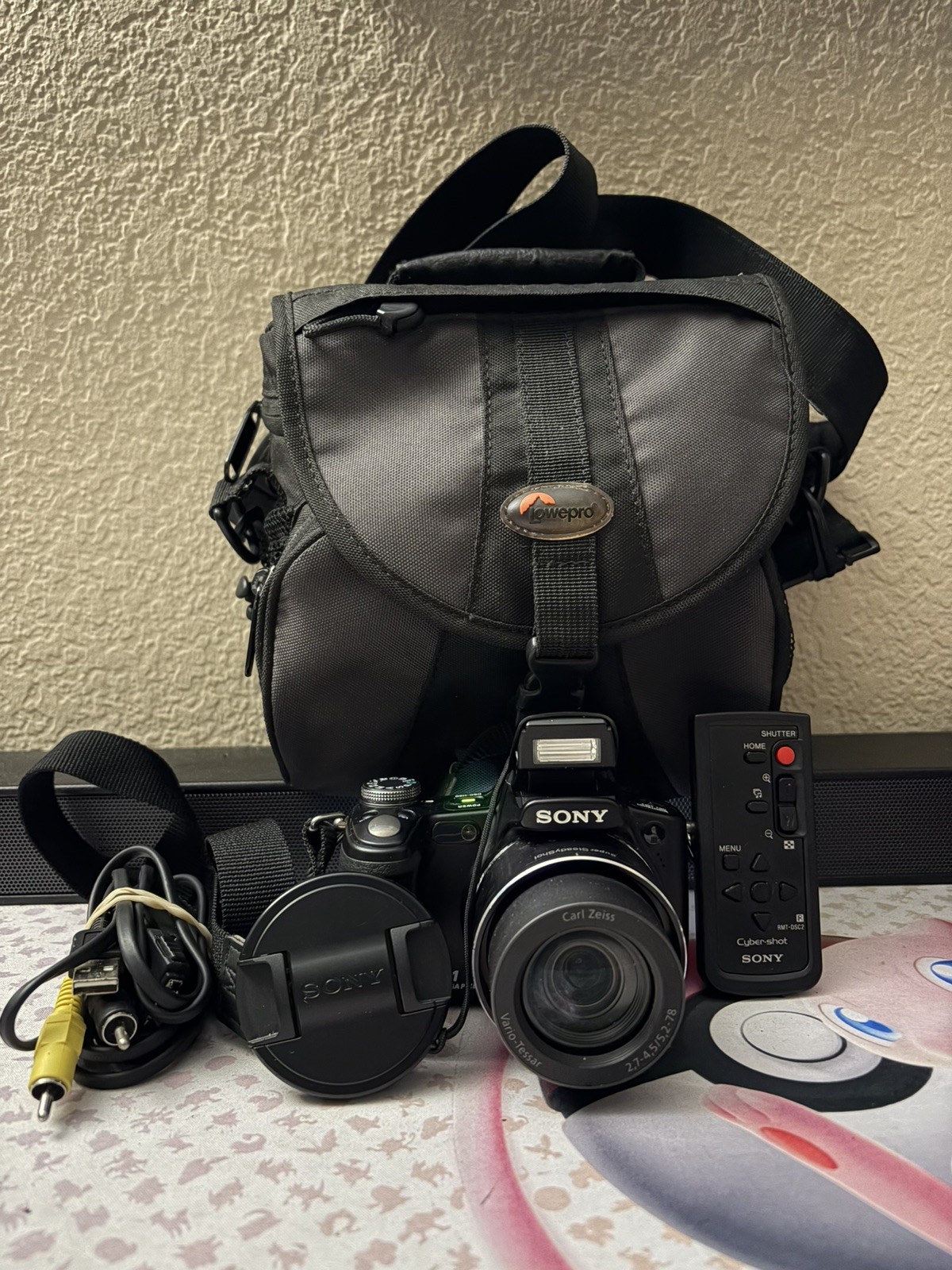 Sony Cybershot DSC-H50 Digital Camera 9.1MP 15x Optical, with bag, Working