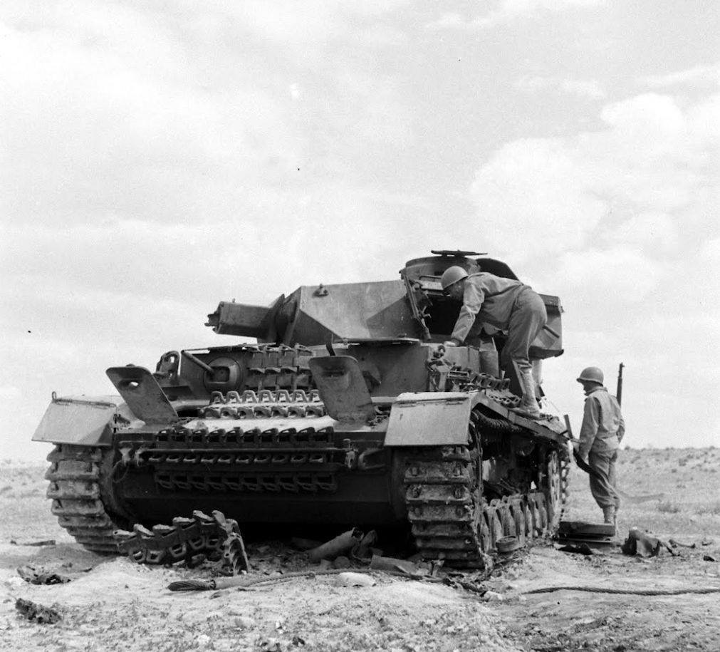 WWII B&W Photo Destroyed German Panzer IV Tank Tunisia 1943   WW2 /4086
