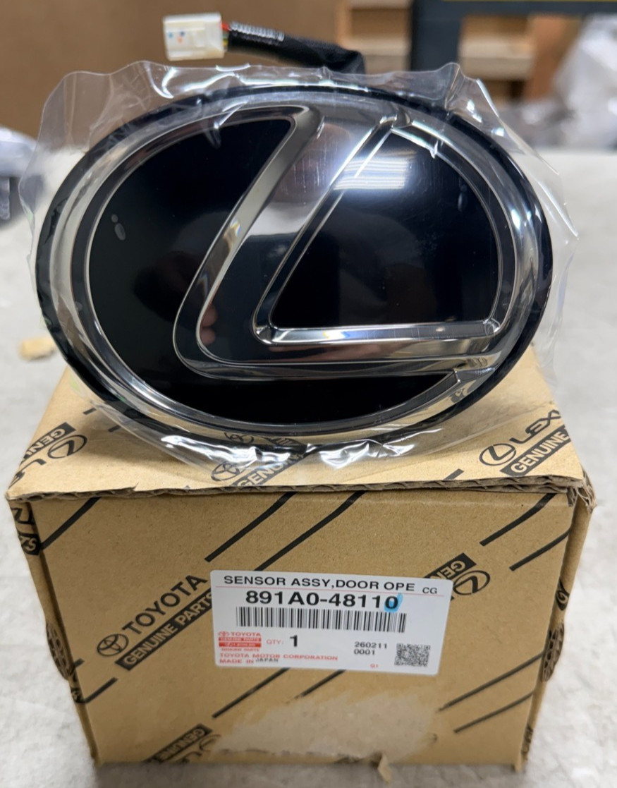 LEXUS RX350/450H 2017-2019 REAR DOOR EMBLEM SENSOR ASSEMBLY 891A0-48110