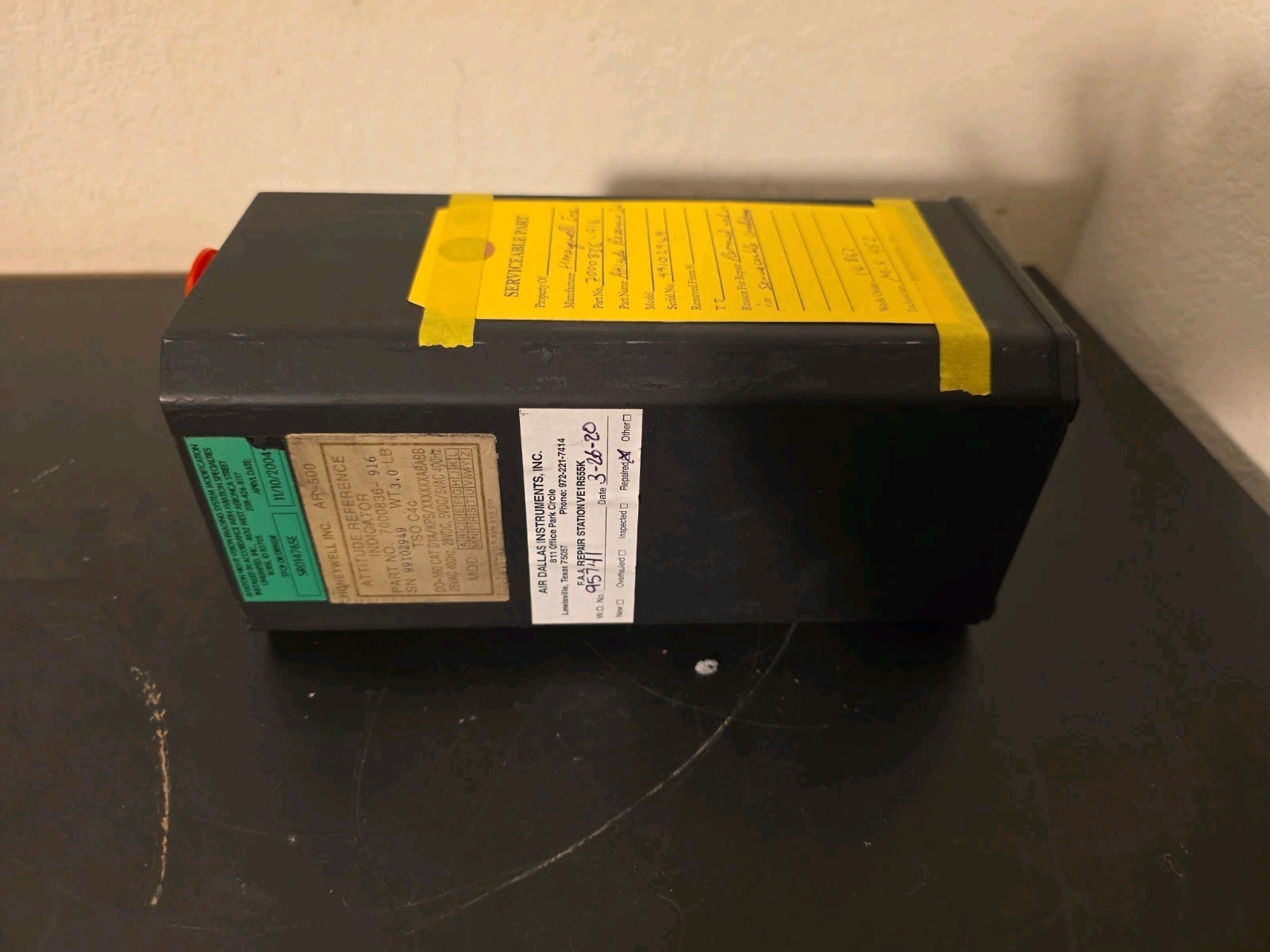 P/N 7000836-916 AUGUSTA A109E COPILOT ATTITUDE REFERENCE INDICATOR - SERVICEABLE