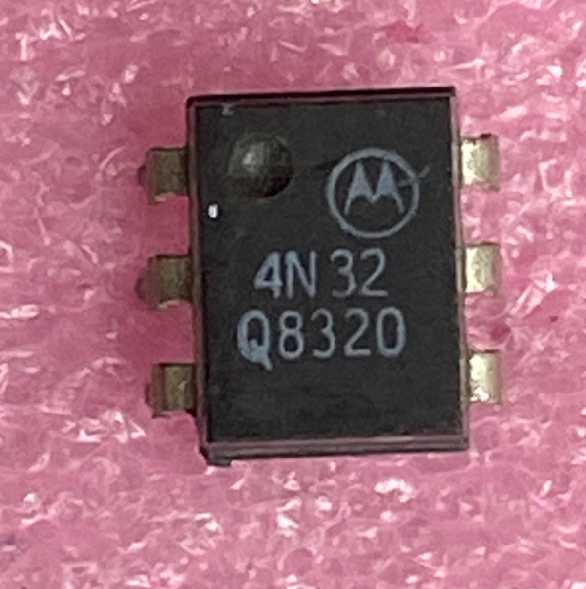 Motorola 4N32 photo optocoupler Darlington base output Integrated Circuit