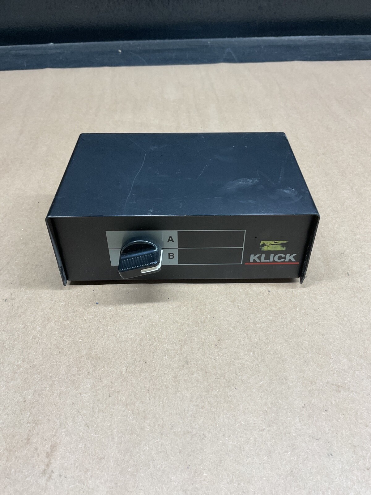 KLICK SWITCH BOX  Input / Output #4005PT132