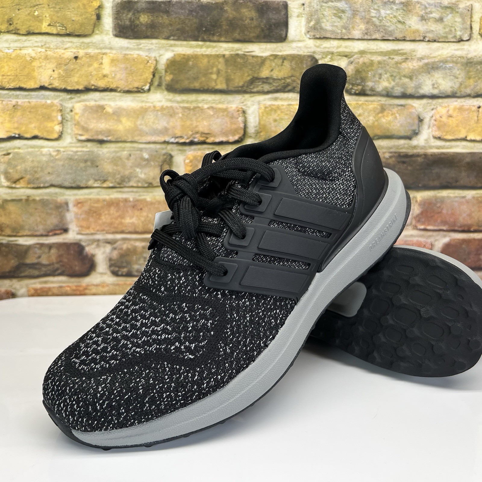 Adidas Ultradream DNA Mens Size 9 Black Gray Shoes Sneakers Running JP7690
