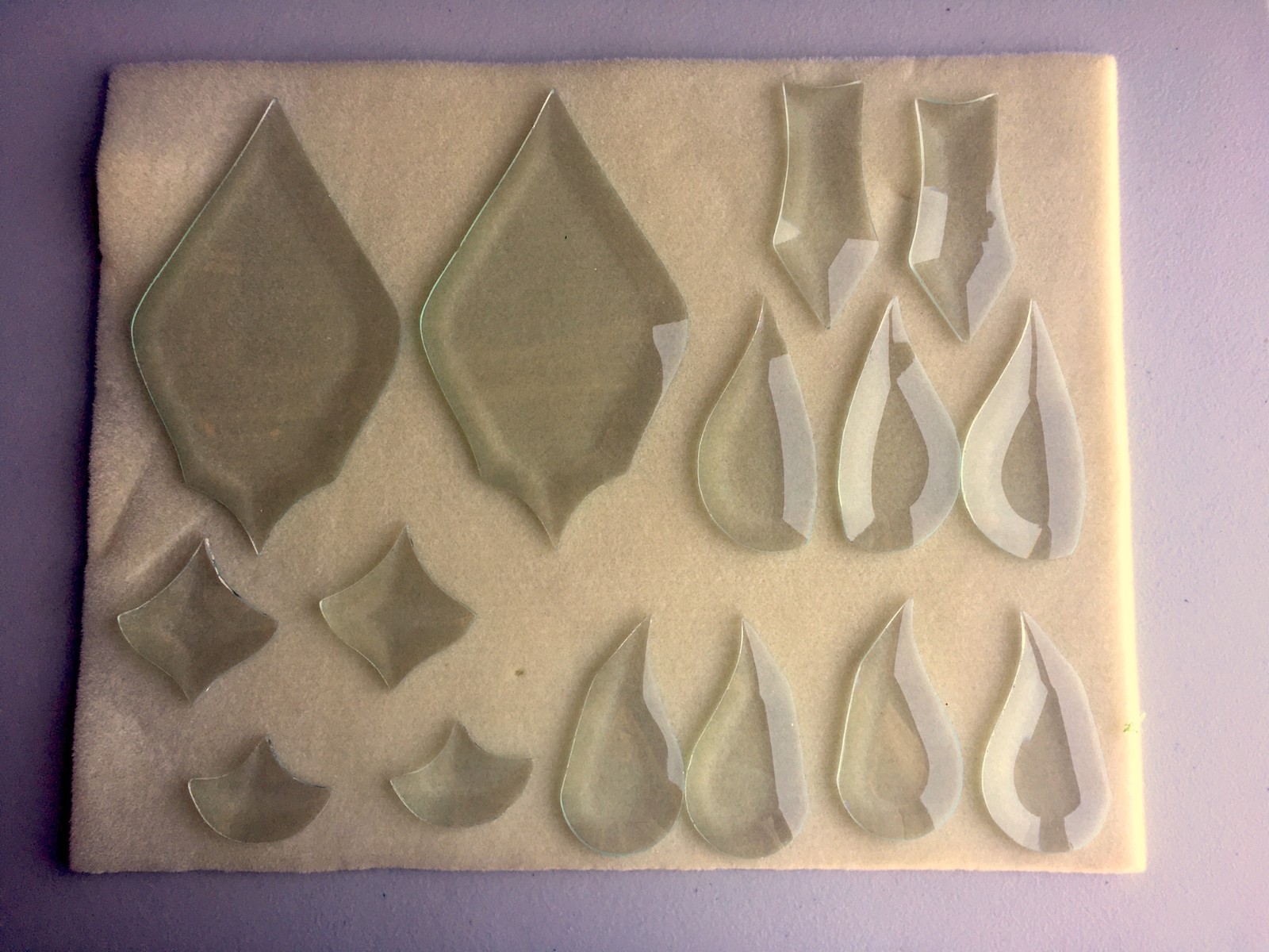 Clear Glass Bevel Cluster Set Exquisite - Anyone's Guess - 15 Pieces