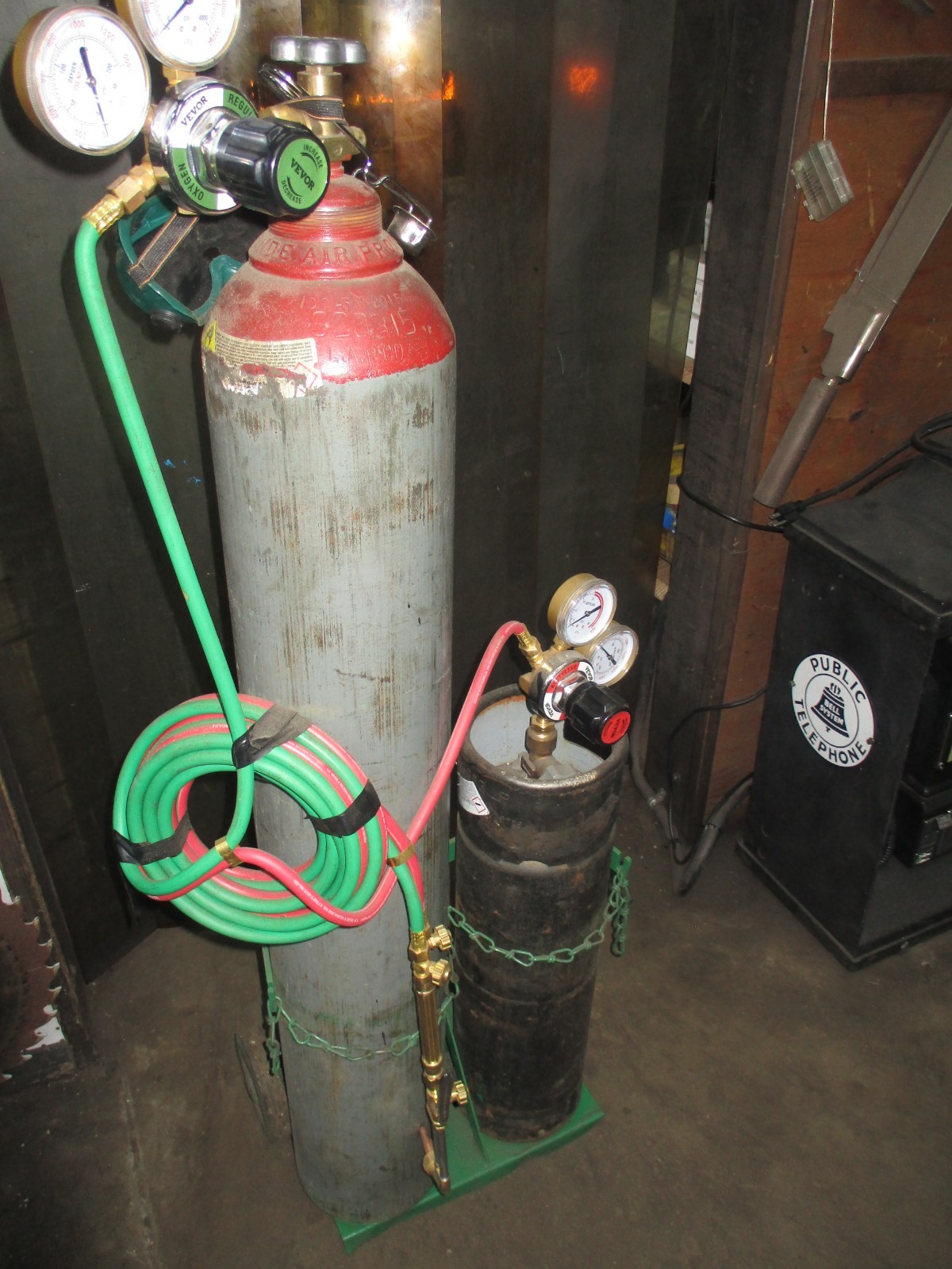 WELDING/CUTTING SET 125  OXYGEN & 60  ACETYLENE TANKS-CART-TORCHS-GAUGES  HOSE