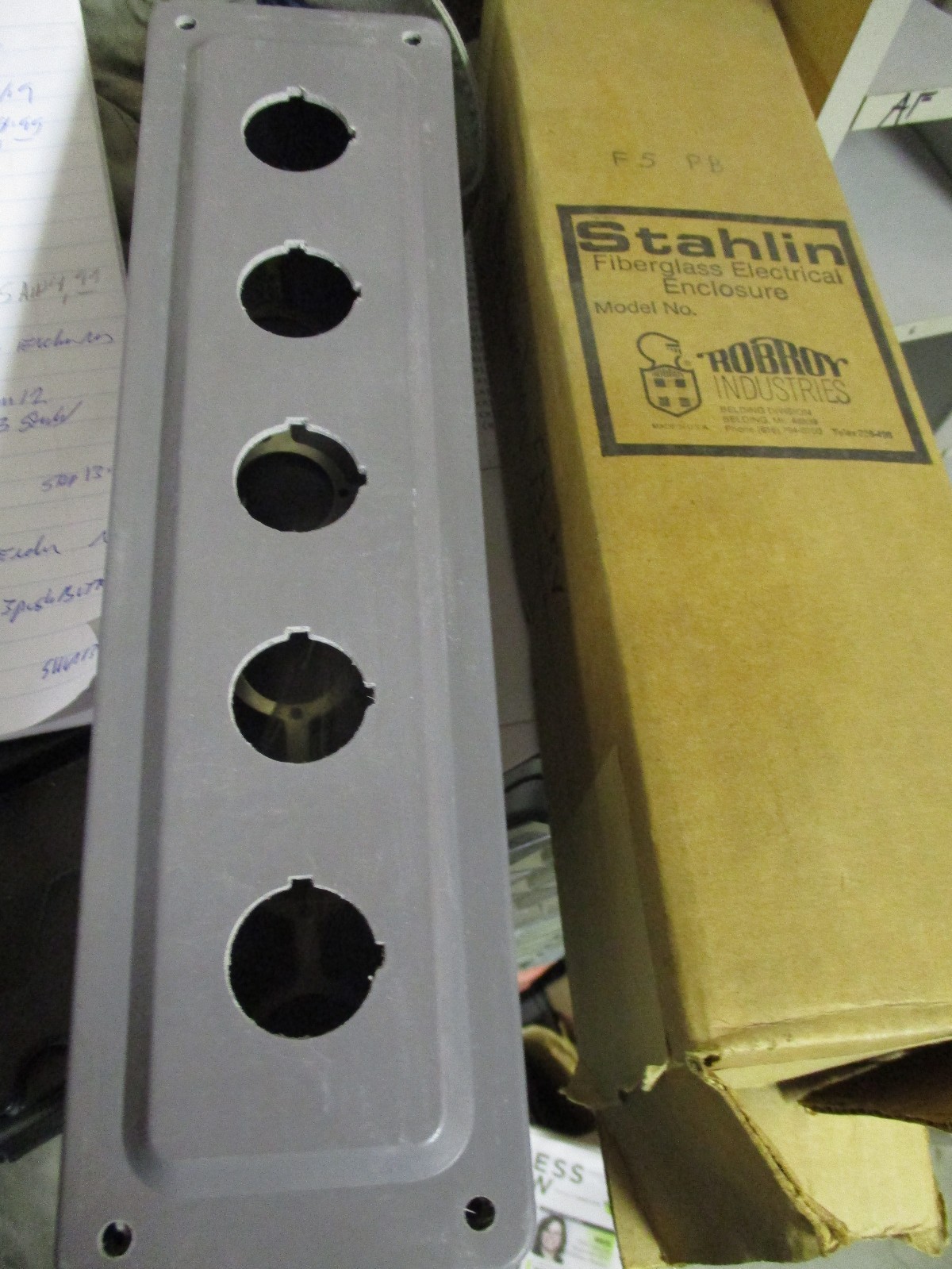 STAHLIN F5PB NEMA 4X PLASTIC (5) PUSH BUTTON ENCLOSURE - NEW-B