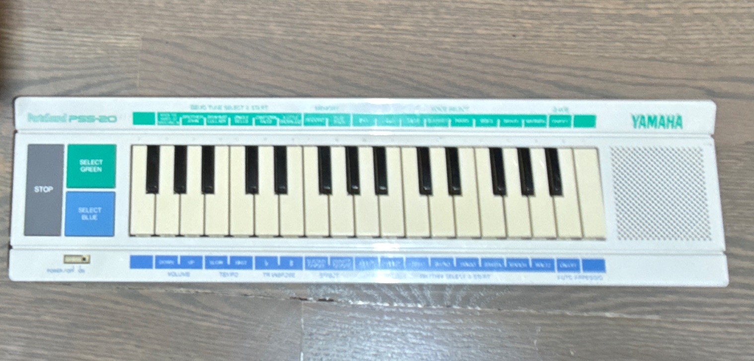 Yamaha PSS-20 32-Key Electronic Keyboard White w/ Built-In Speaker, Synth