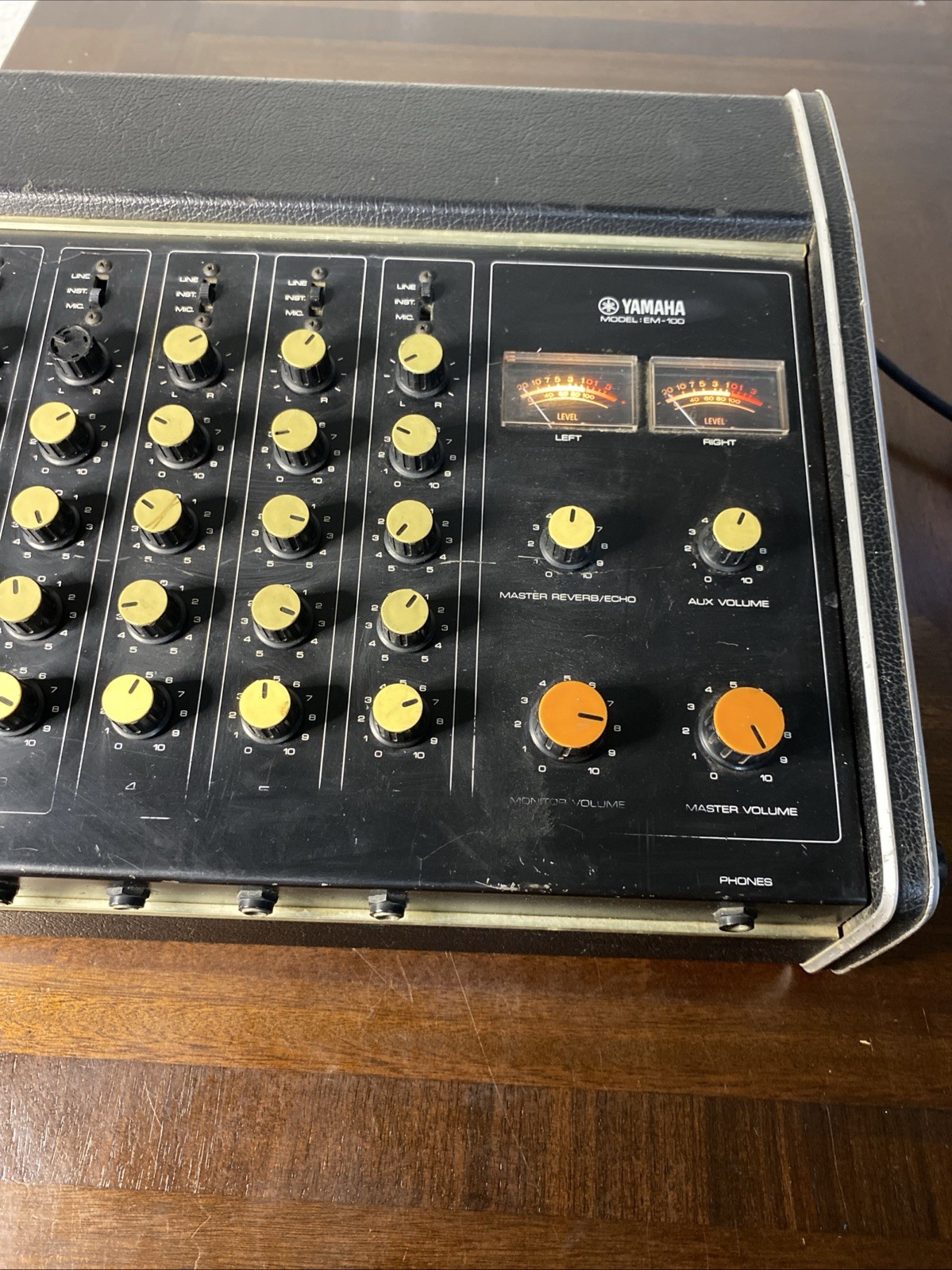 Yamaha EM‑100 Vintage 6ch Powered Mixer Turns On, Read Description