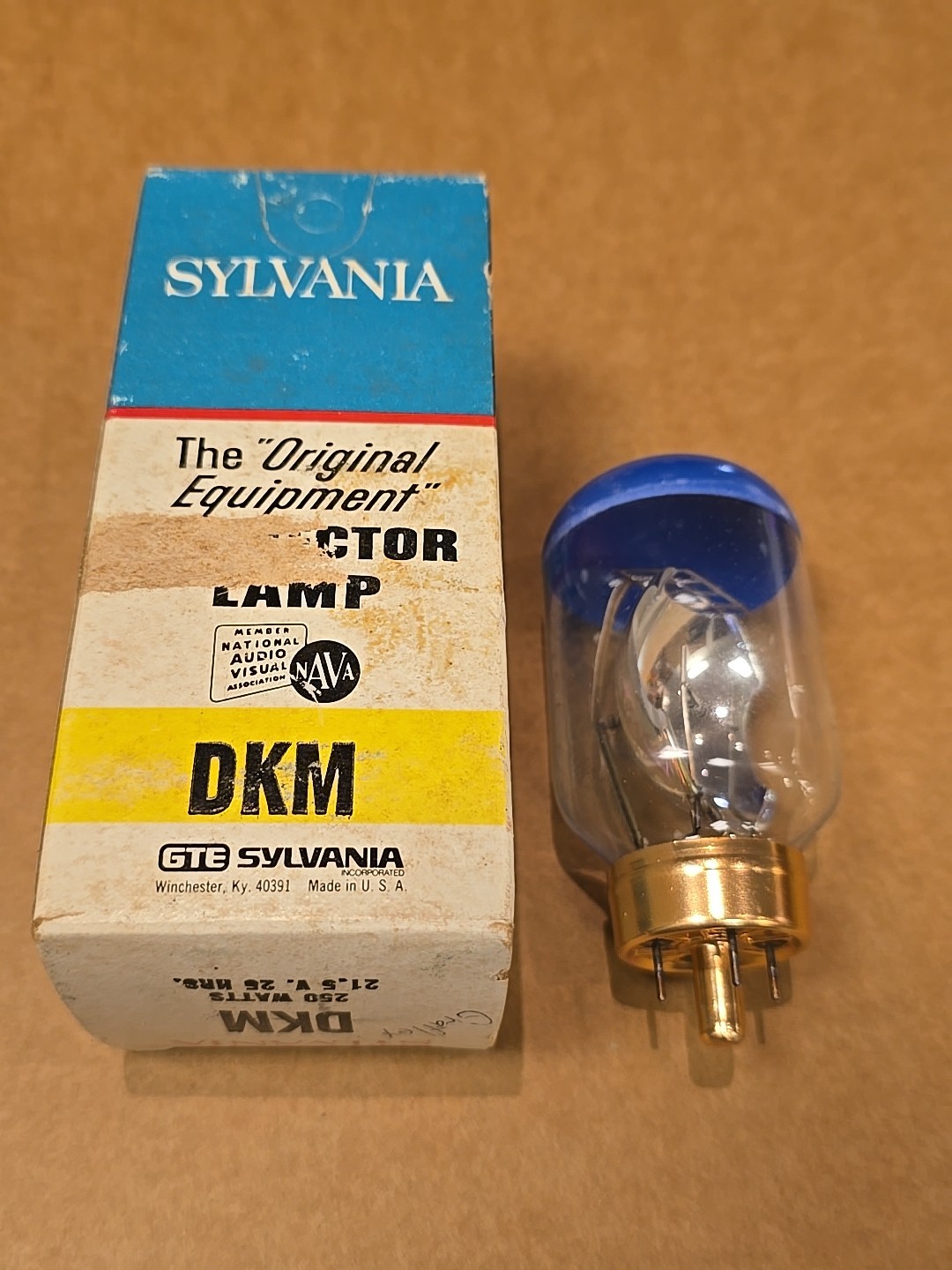 Sylvania DKM Projector Lamp 250 Watts 21.5 Volts 25 Hrs New Old Stock Nos