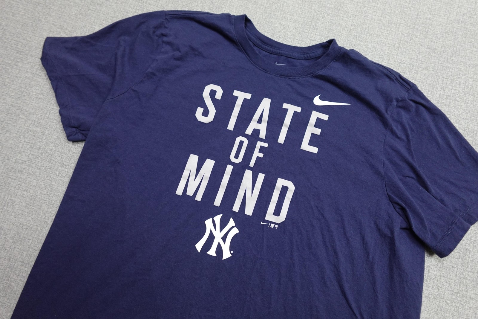New York Yankees Shirt Mens XL Blue Nike MLB Baseball State Of Mind Graphic