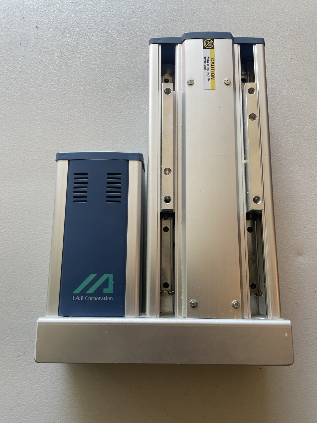 IAI INTELLIGENT ACTUATOR MODEL 12R2-60-100B NEW IA 12R2-60-100