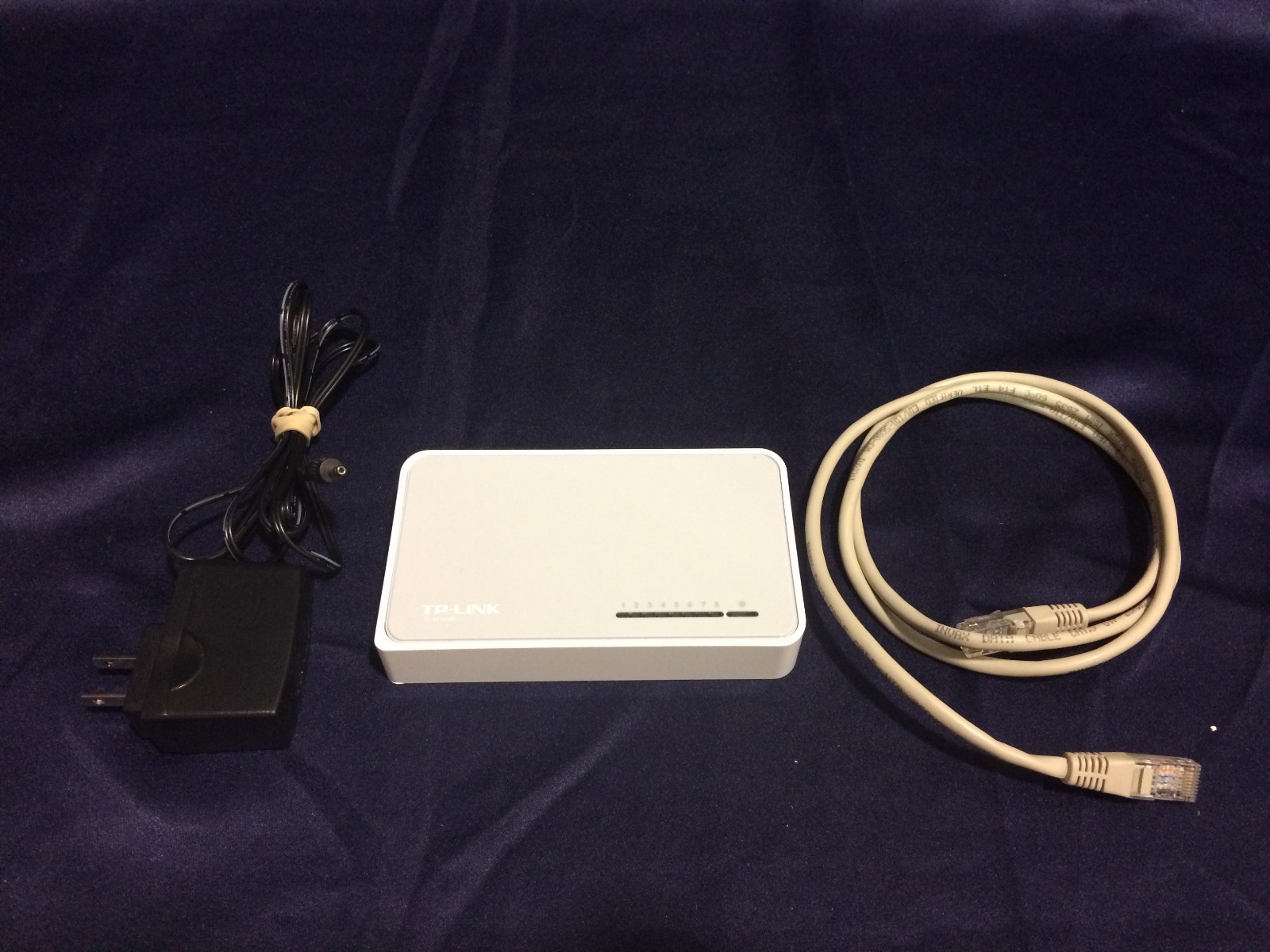 TP-Link TL-SF1008D Desktop Switch