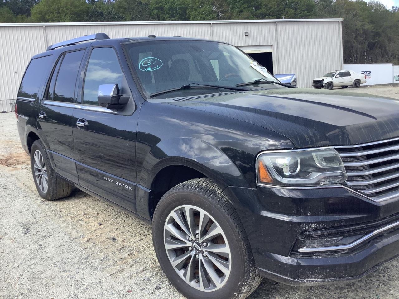 NAVIGATOR 2016 Glove Box 4593614