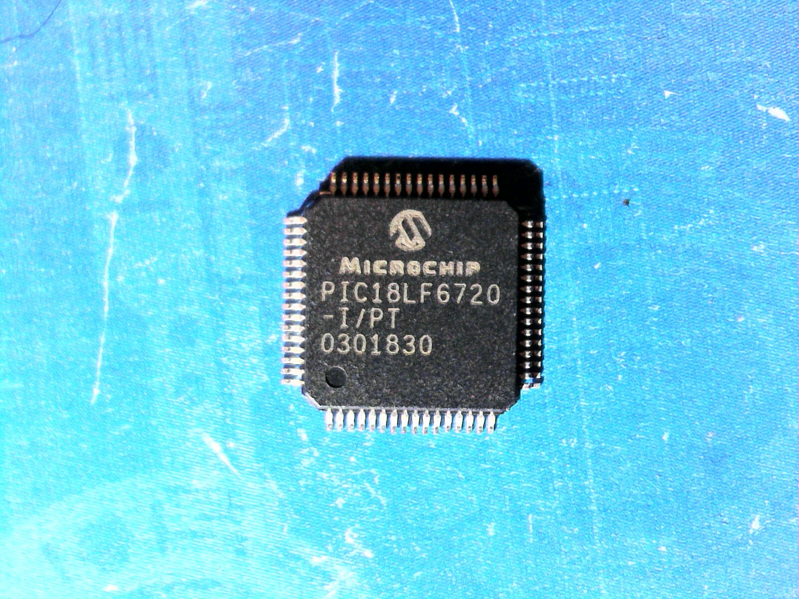 PIC18LF6720-I/PT 8Bit TQFP-64
