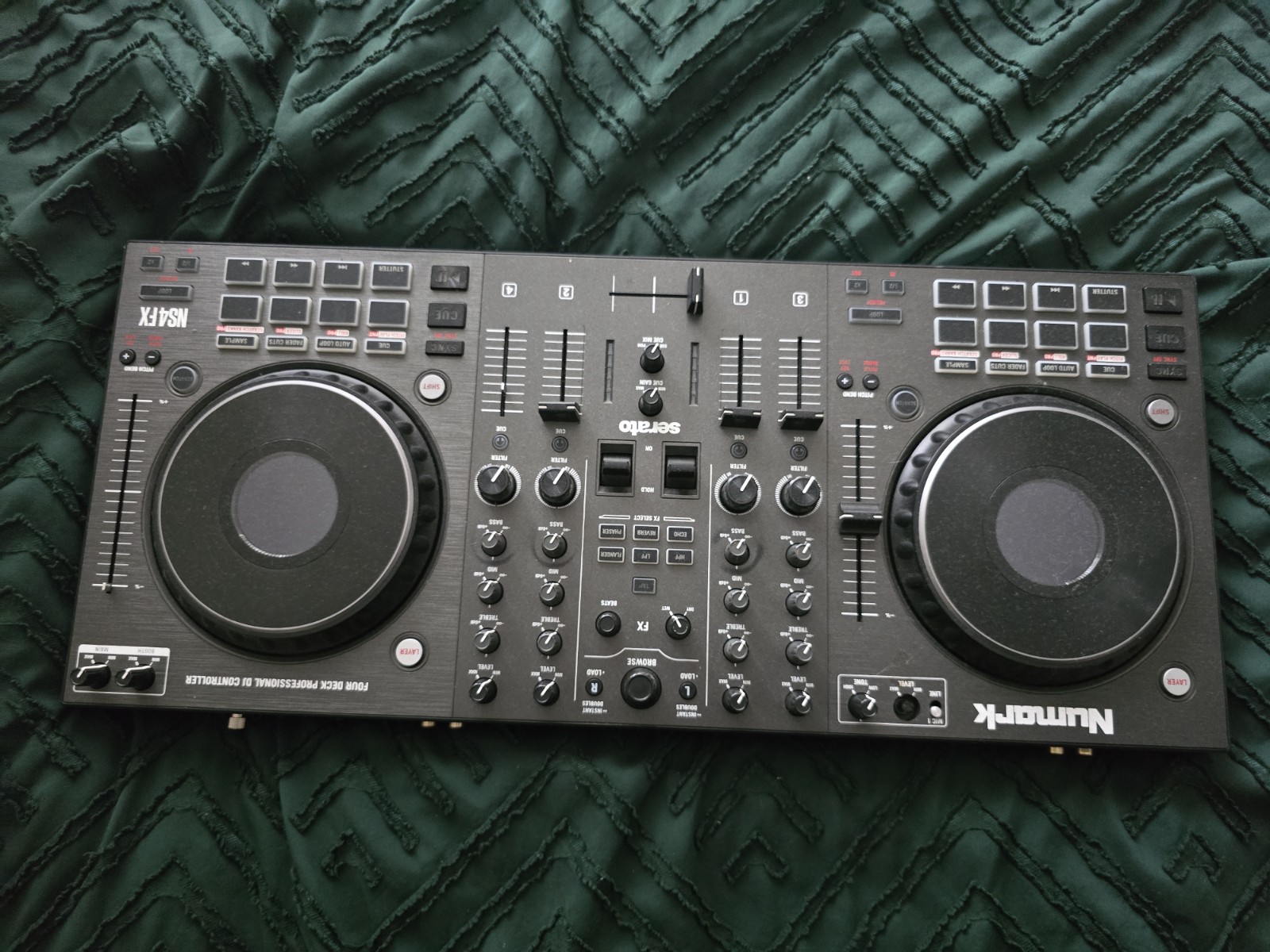 Numark NS4FX 4-Channel DJ Controller