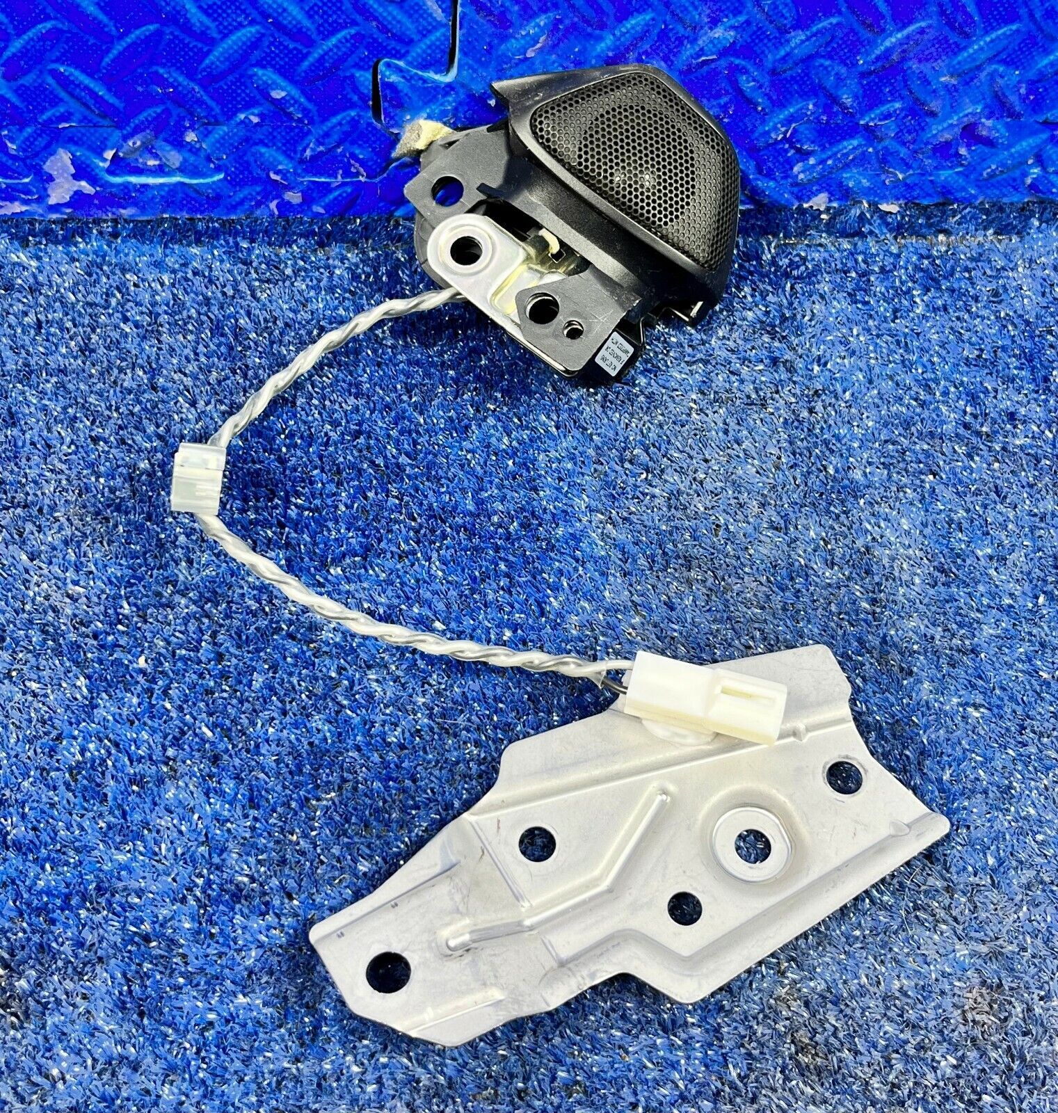 🚗 2006 - 2013 LEXUS IS 350 OEM FRONT RIGHT RH DOOR TWEETER SPEAKER