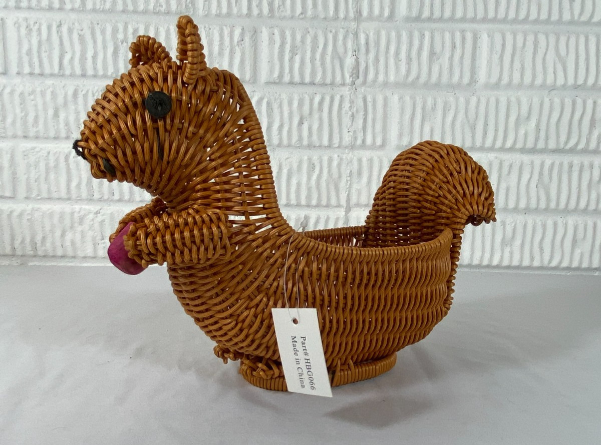 Rattan Squirrel Shape Woven Wicker Brown Basket With Nut NWT