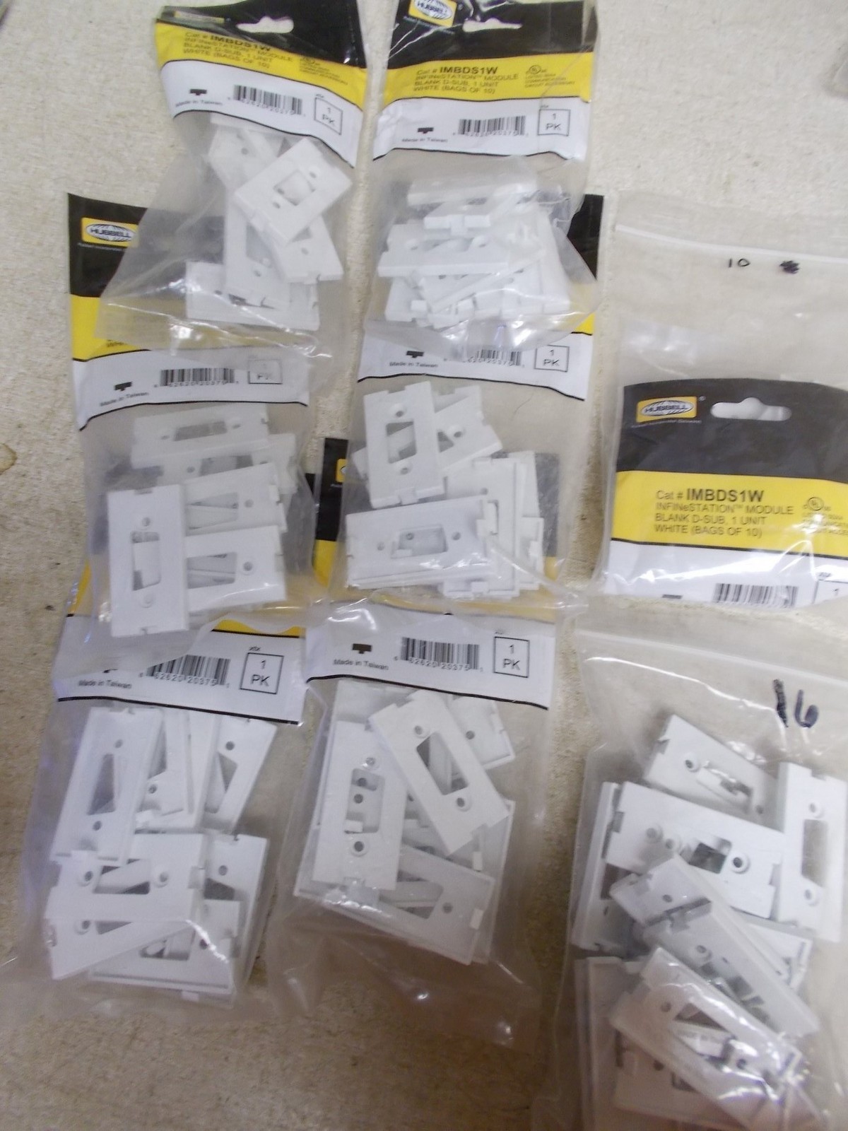 NEW Hubbell IMBDS1W HDMI Blank AV Modular Inserts, Bag of 10 *FREE SHIPPING*