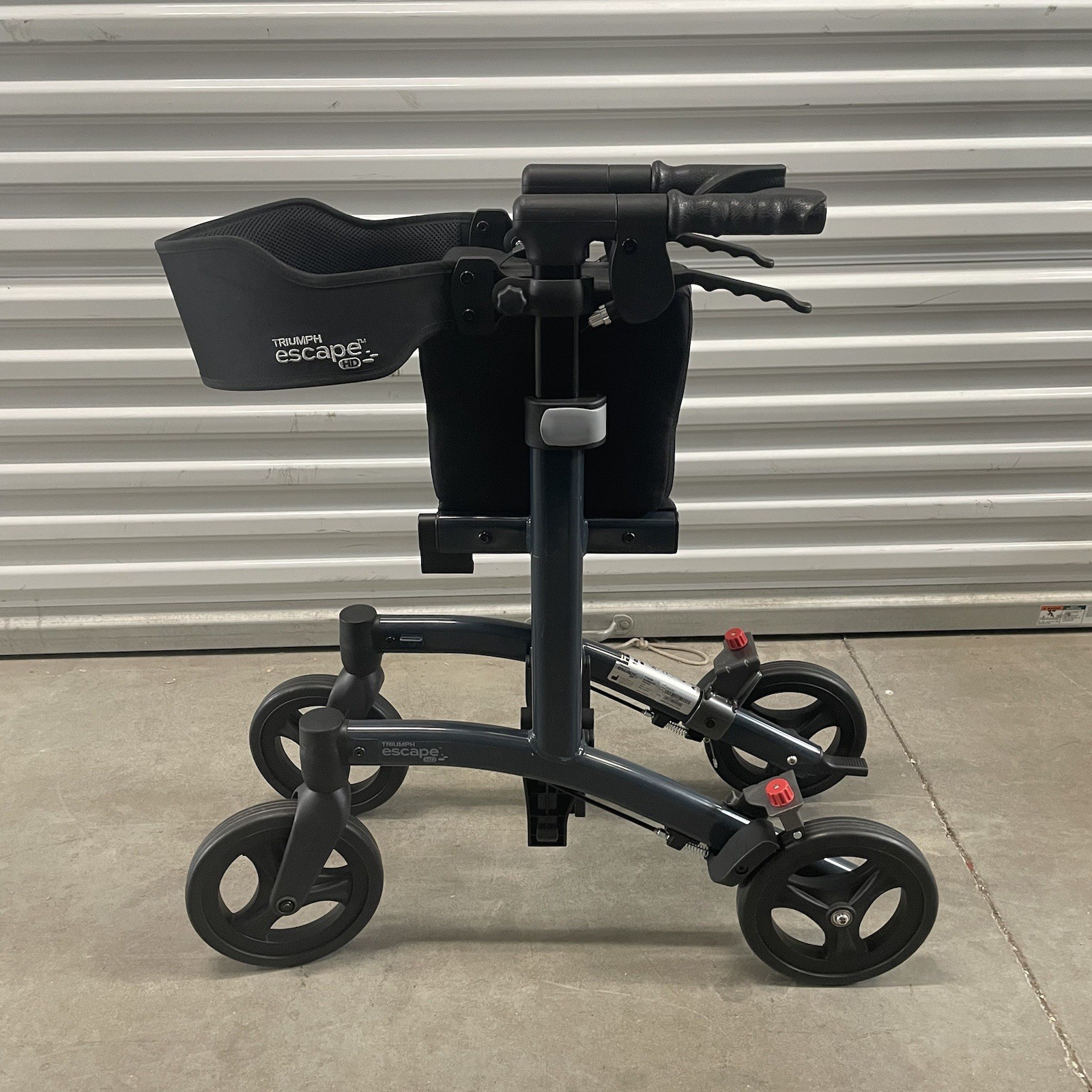 Triumph Escape HD Rollator - Low - Triumph Mobility - 500-30217 - Foldable