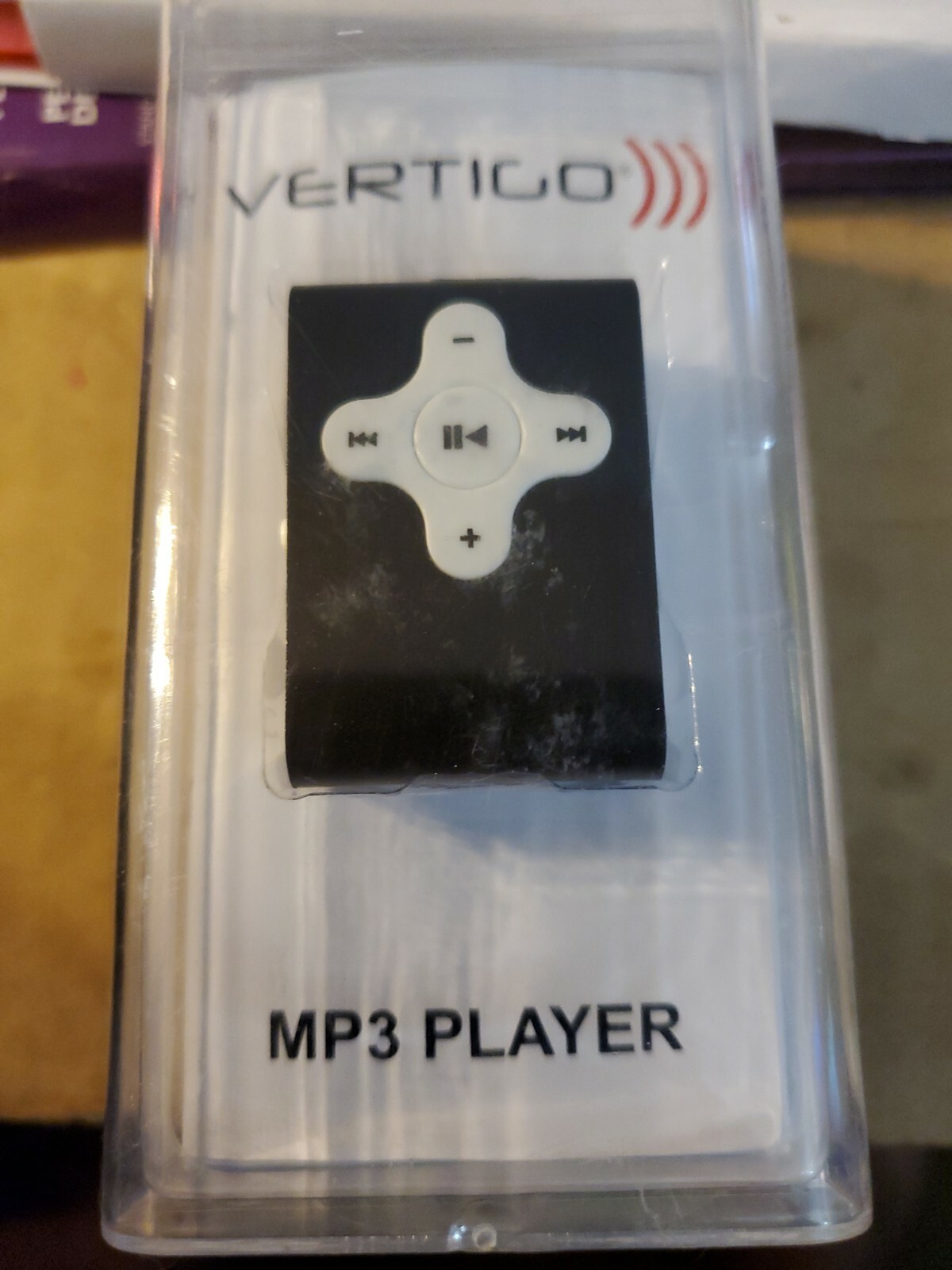 Vertigo MP3 00132_BL 2 GB MP3 Player Crystal  Black