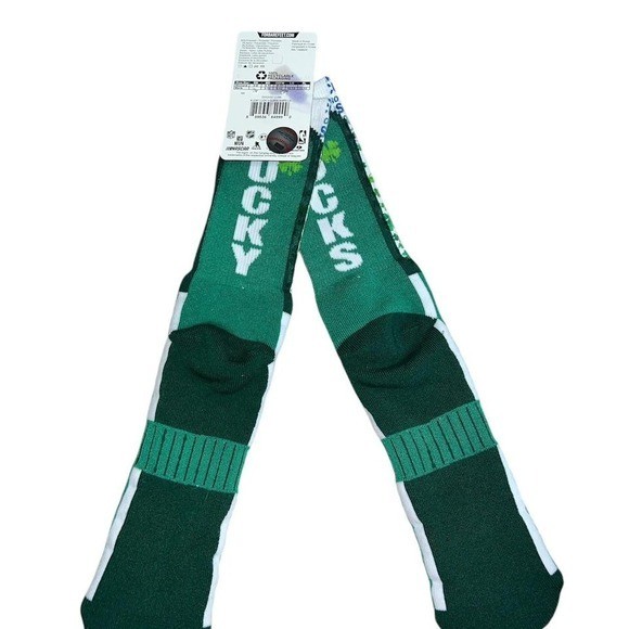 Green Chicago Cubs crew socks with shamrock pattern #baseball #sports