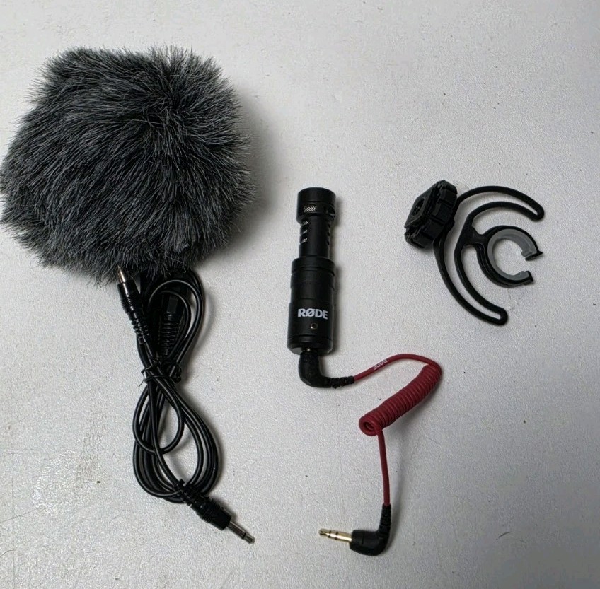 Rode VideoMicro Compact On-Camera Shotgun Microphone w/ Windscreen