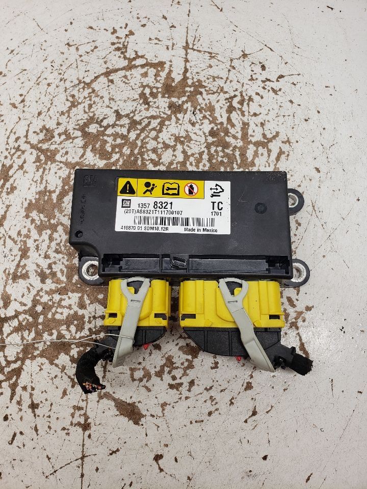 2010-2012 Chevrolet Equinox Control Module Stability Control Left OEM 1363829