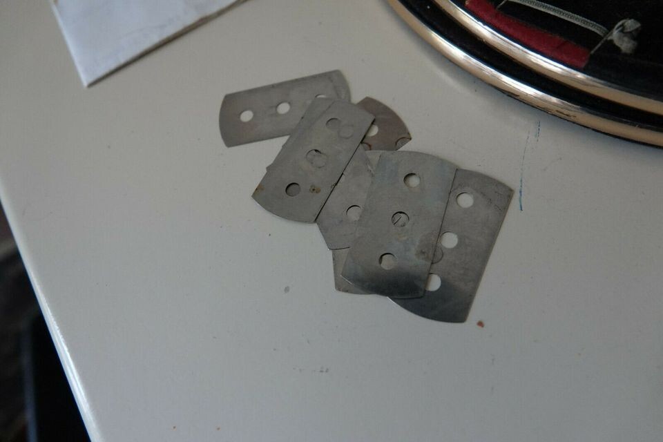 Razor Blade European Import Mystery Magic Trick Mentalism