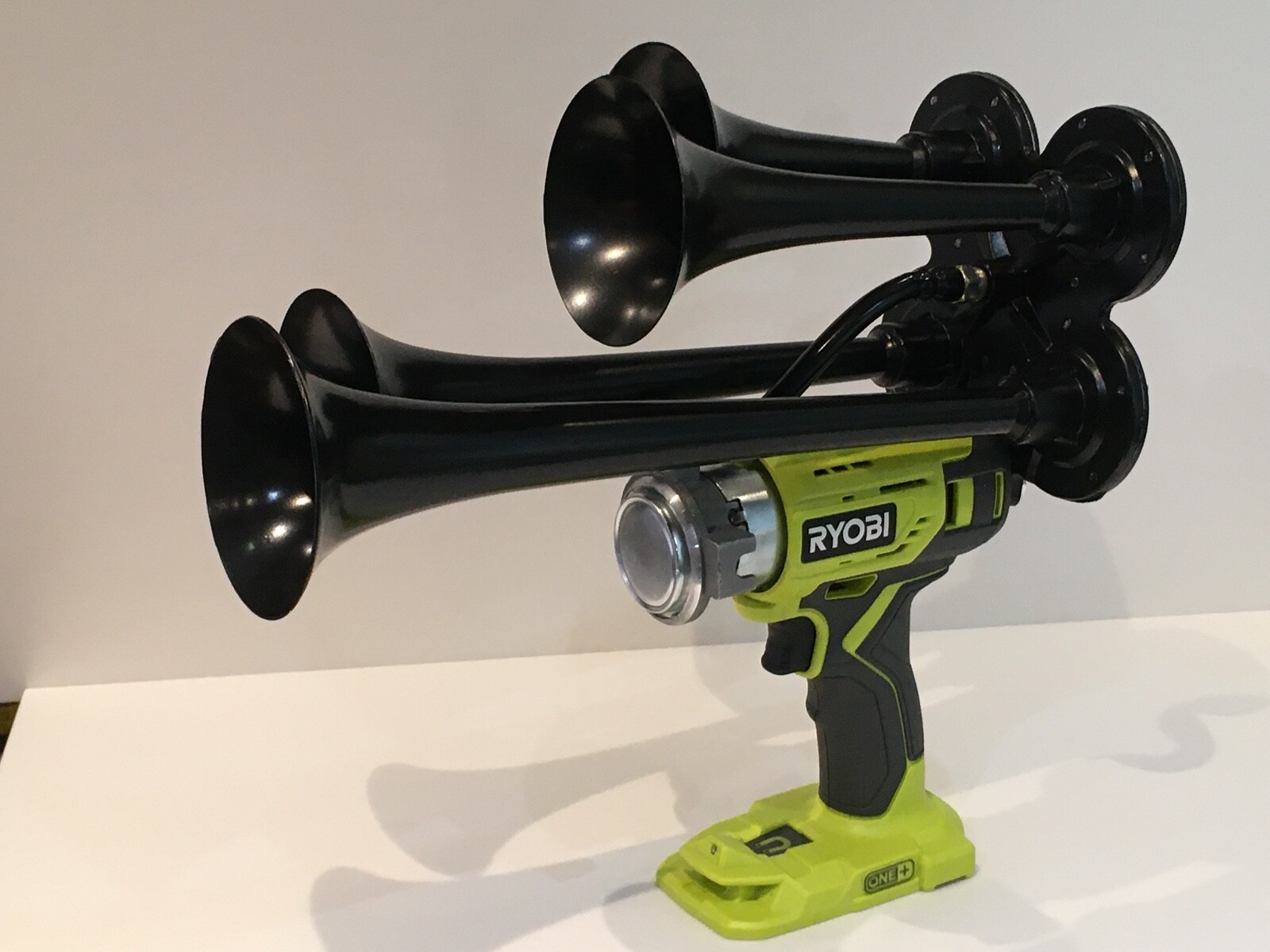RYOBI 18V QUAD Air Horn, Train Horn Compressor ,Black Metal Trumpets