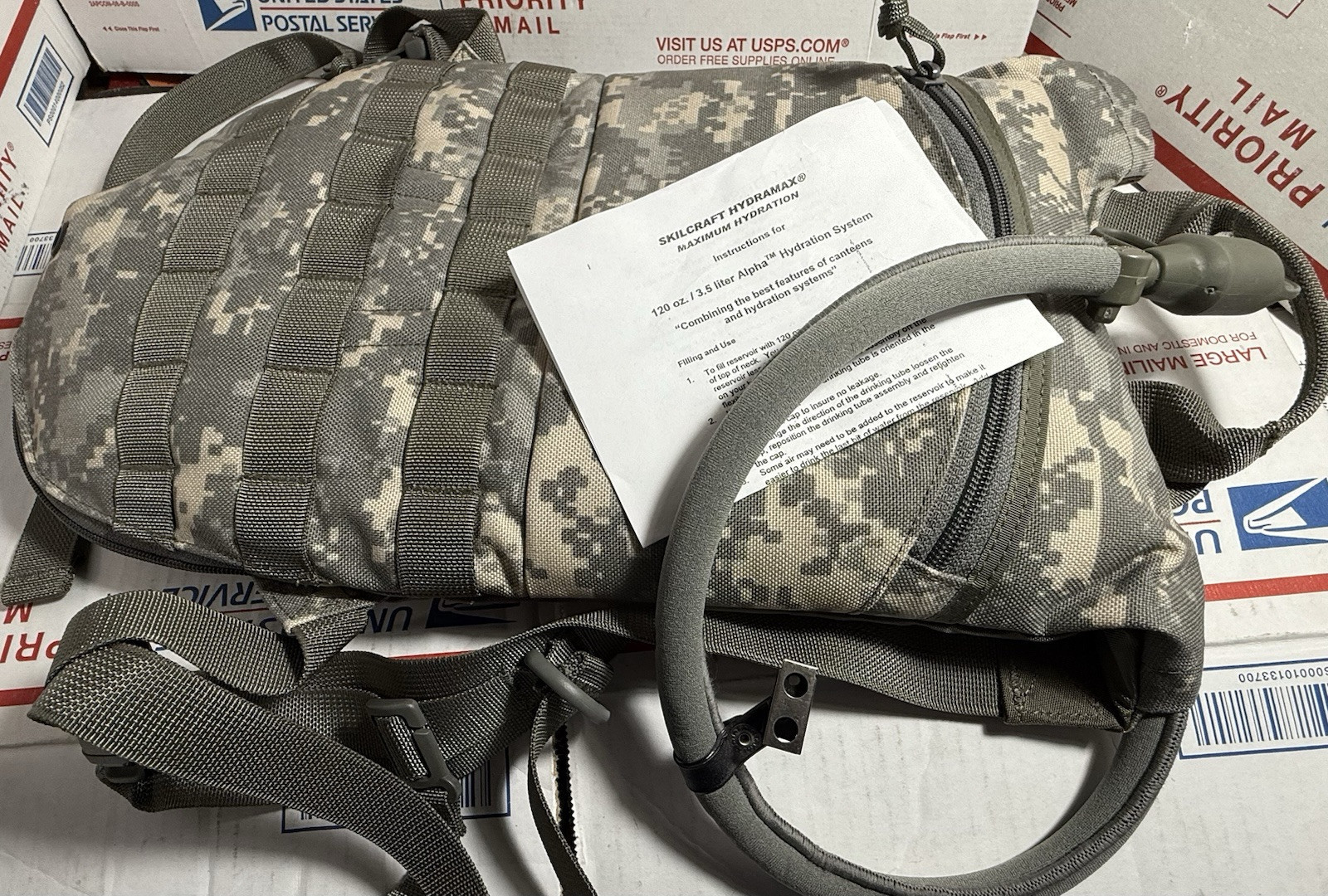 US ARMY SKILCRAFT HYDRAMAX ACU CAMO 3.5 LITER ALPHA HYDRATION KIT  MOLLE CARRIER