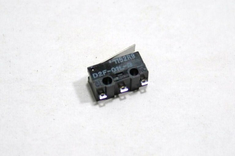 NEW LOT OF (2) OMRON D2F-01L-D D2F02L-D SUBMINIATURE BASIC SWITCH