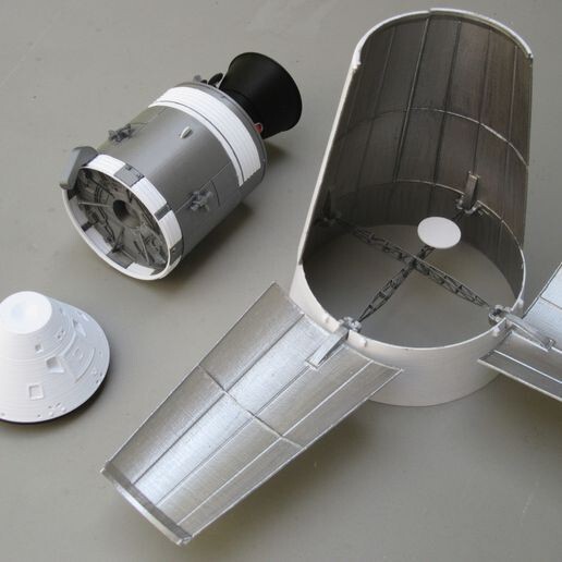 3d printed APOLLO 7 SATURN 1B rocket 1:72