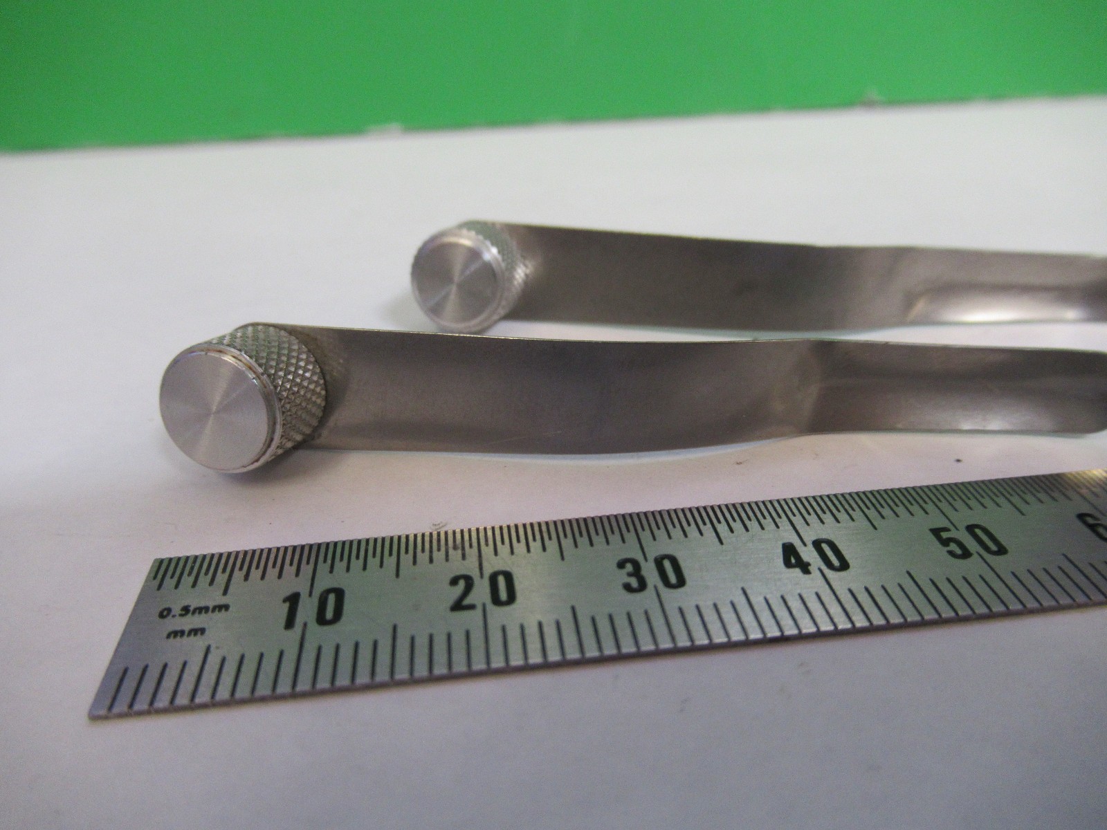 BAUSCH LOMB PAIR CLIPS STAGE MICROSCOPE PART AS PICTURED T3-B-46