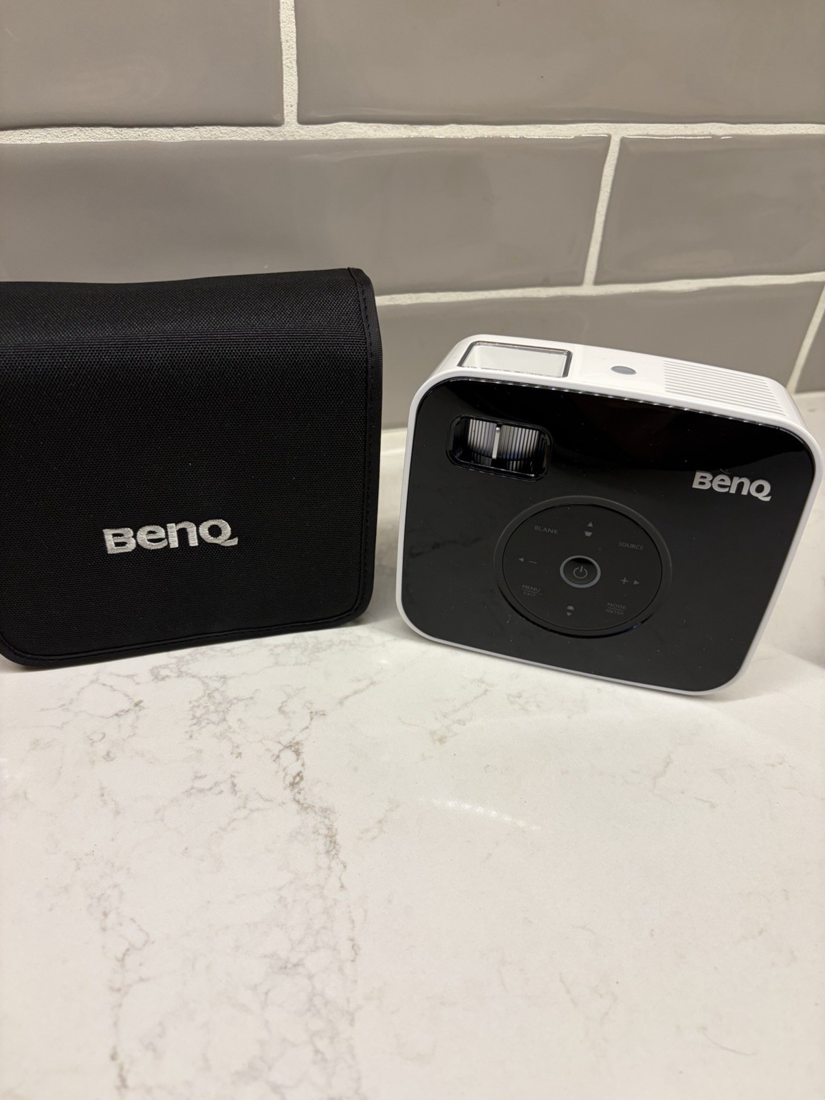 BENQ Joyee GP1 Mini Projector 1080P