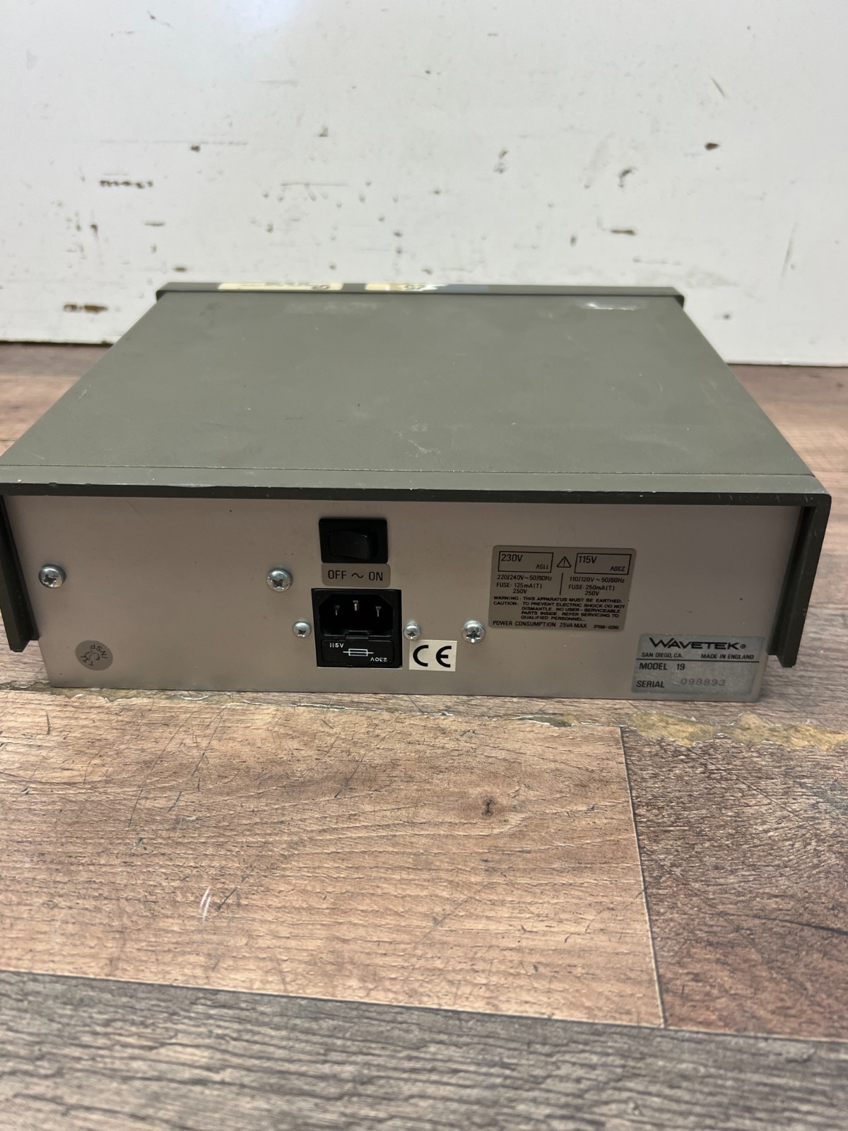 Wavetek Model 19 2MHz Sweep Function Generator, working but no case