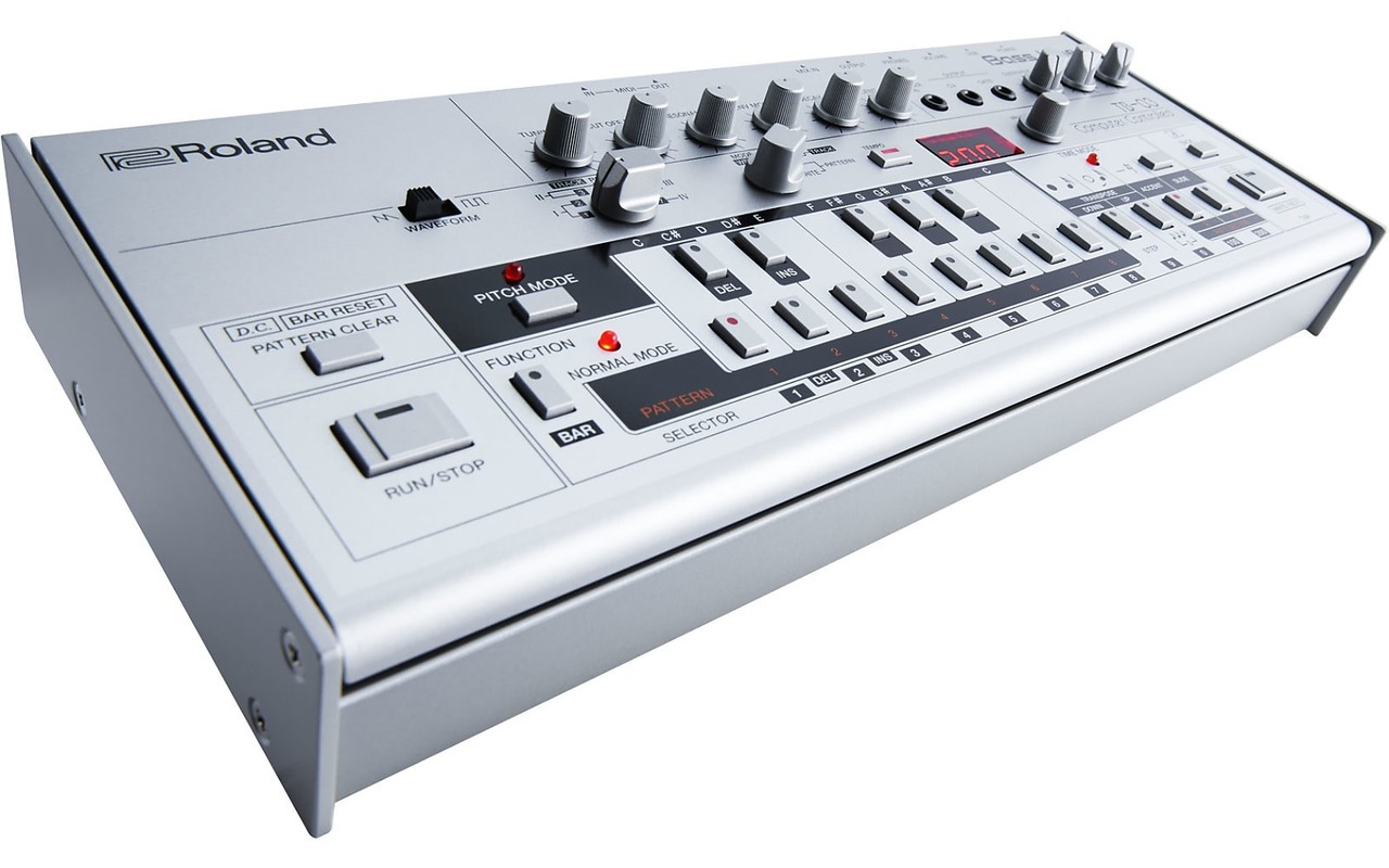 Roland TB-03 Bass Line, The Classic TB-303 Sound in the Palm of Your Hand