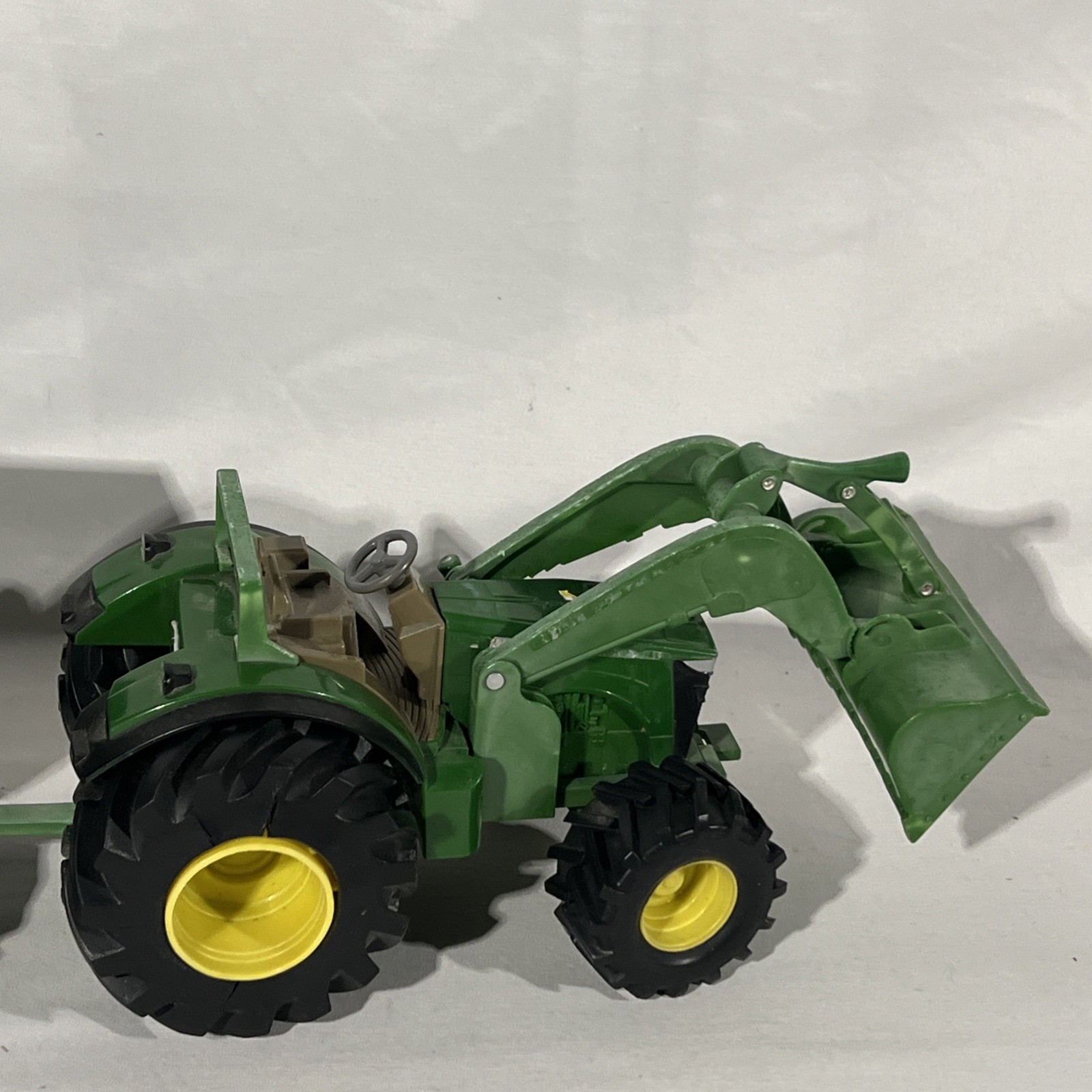 ERTL John Deere Green Tractor with Wagon