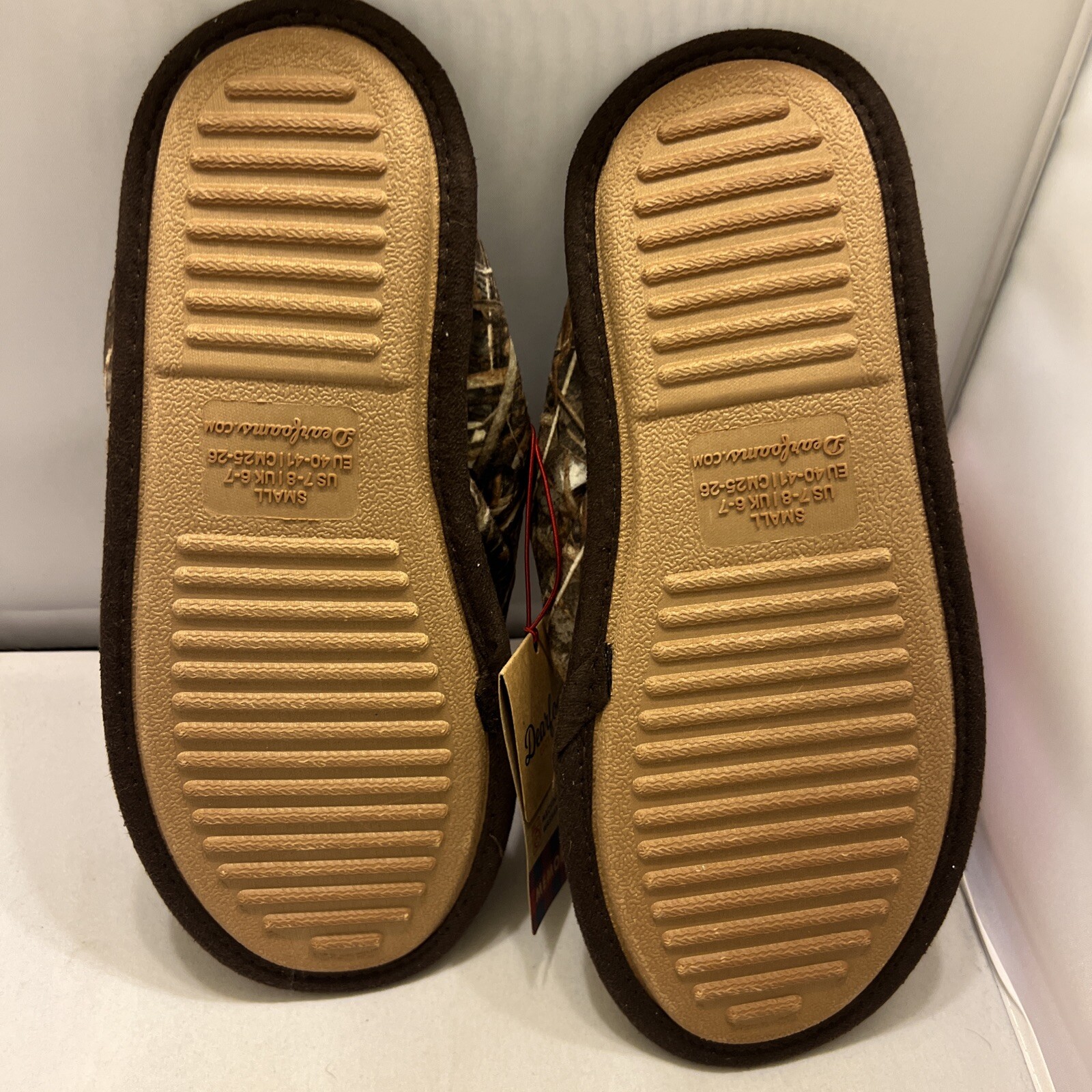 Dearfoam Camo Slippers Men Size 7/8 Memory Foam