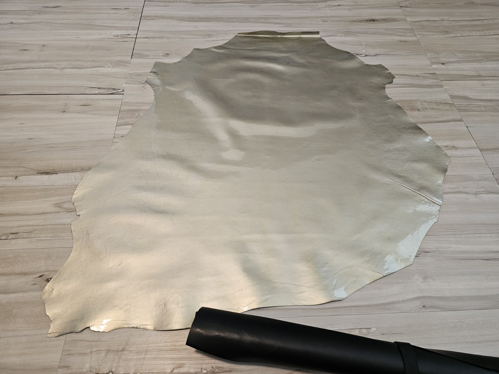 LIGHT SPADE GREEN SHEEPSKIN LAMBSKIN LEATHER FULL HIDE PANEL,SHEET,SQUARE,PATENT