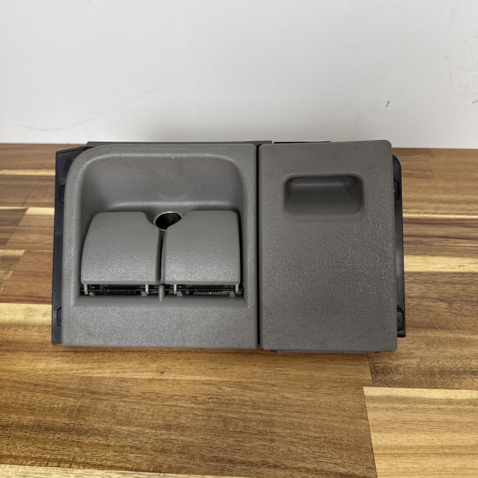 1995-1999 Chevy Silverado Suburban GMC Yukon Sierra Gray AshTray Center Dash OEM