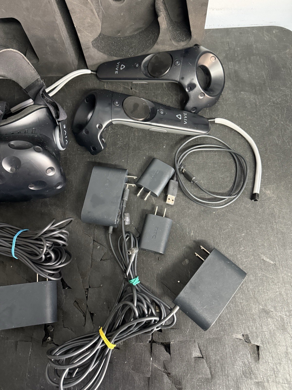 HTC Vive VR Headset System Virtual Reality *READ*