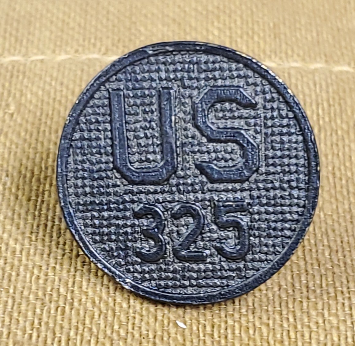 WWI US 325th Regiment Collar Disk, 82nd(All American) 84th(Rail Splitters) Div.