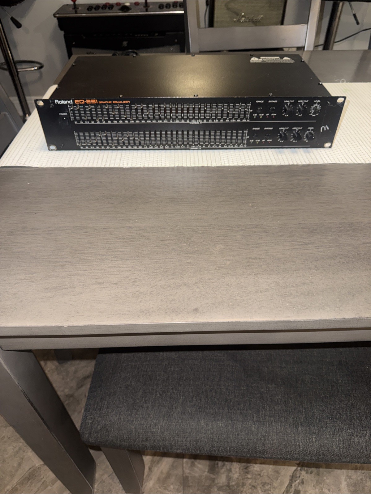 Roland EQ-231 31-Band Rack Graphic Equalizer  Professional Audio TESTED WORKS