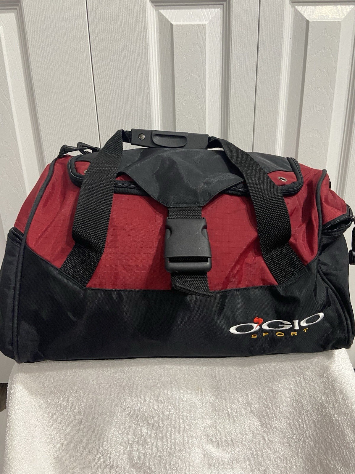 OGIO  Sport Locker Bag Gym Duffle Red/ Black